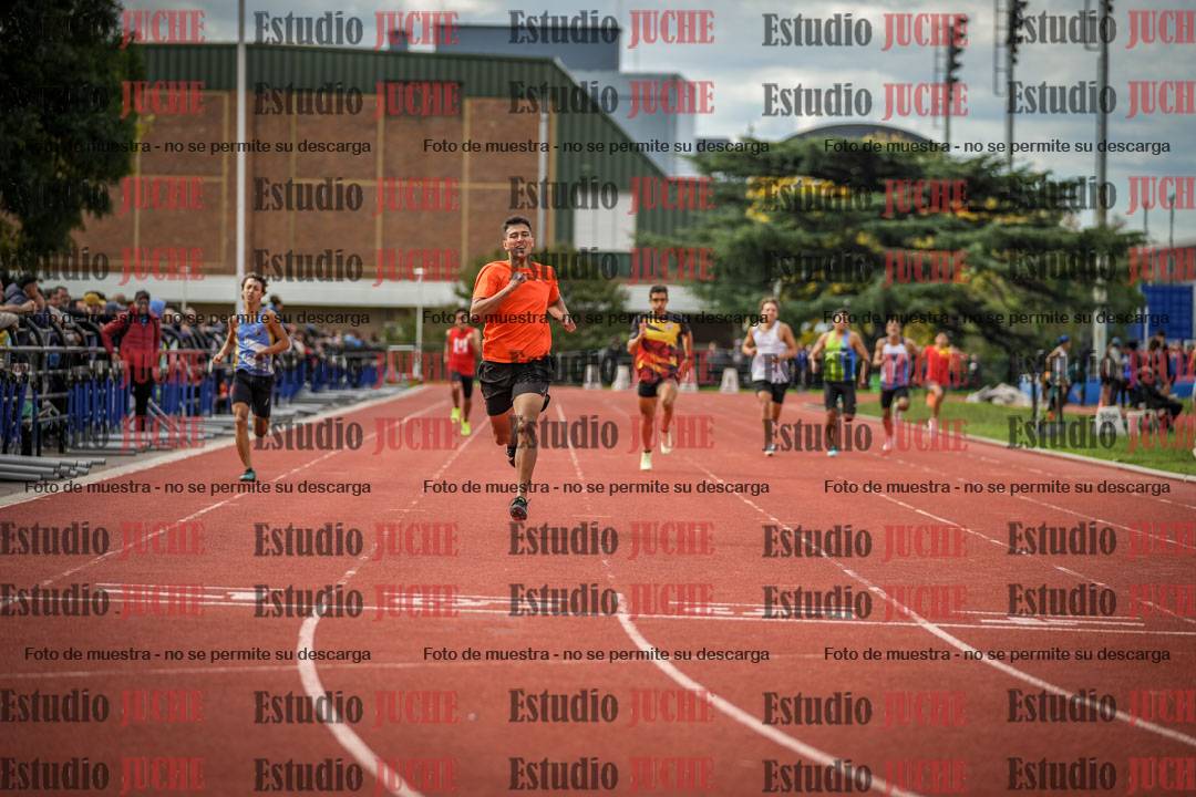 Fotos de los 400 m llanos de varones