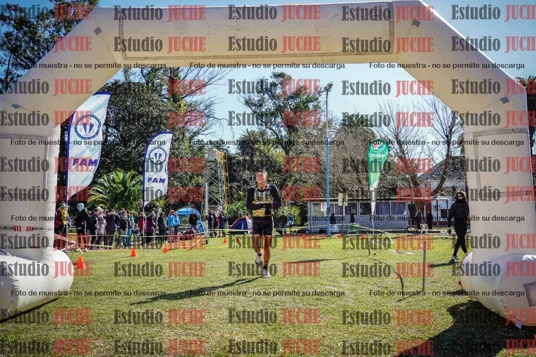 Fotos de la llegada del cross de 8000 m