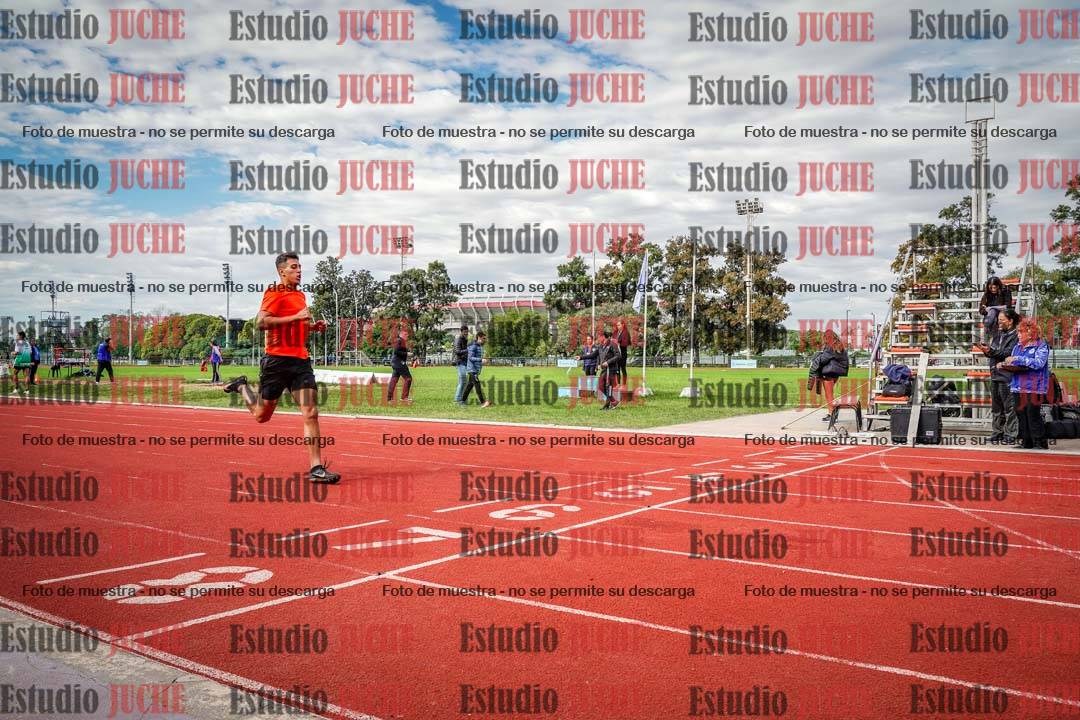 Fotos de los 400 m llanos de varones