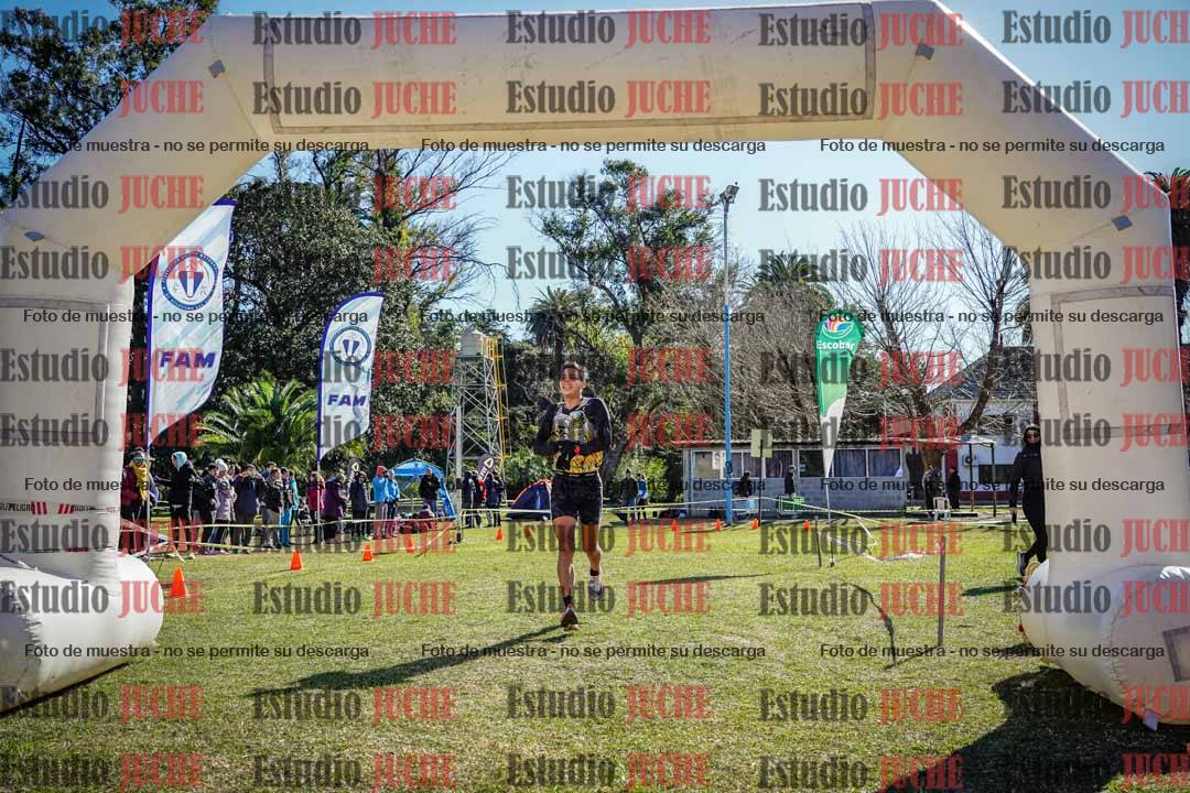 Fotos de la llegada del cross de 8000 m