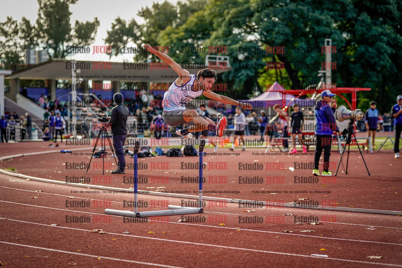 Fotos de los 400 m con vallas de varones