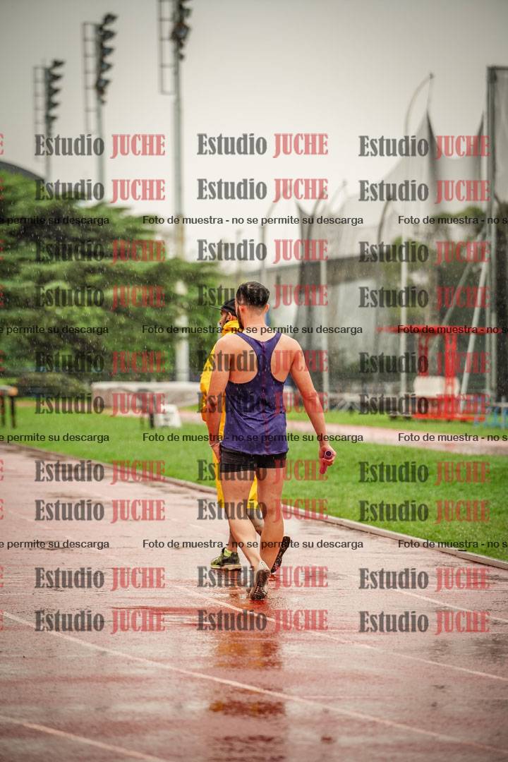 Fotos de las postas 4x400 m de varones