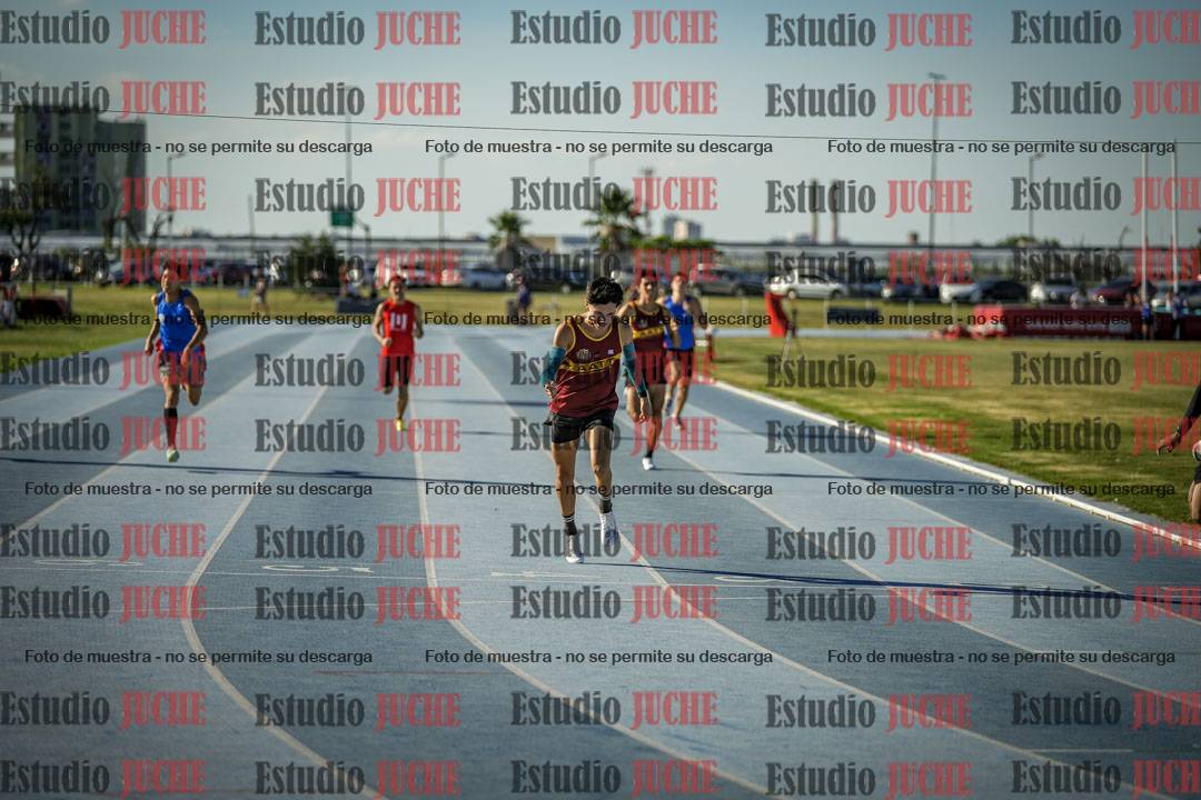 Fotos de los 400 m llanos de varones