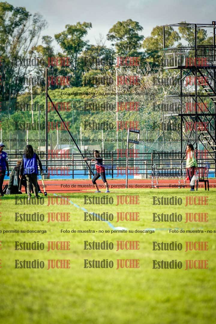 Fotos del lanzamiento de jabalina de mujeres y varones - U14