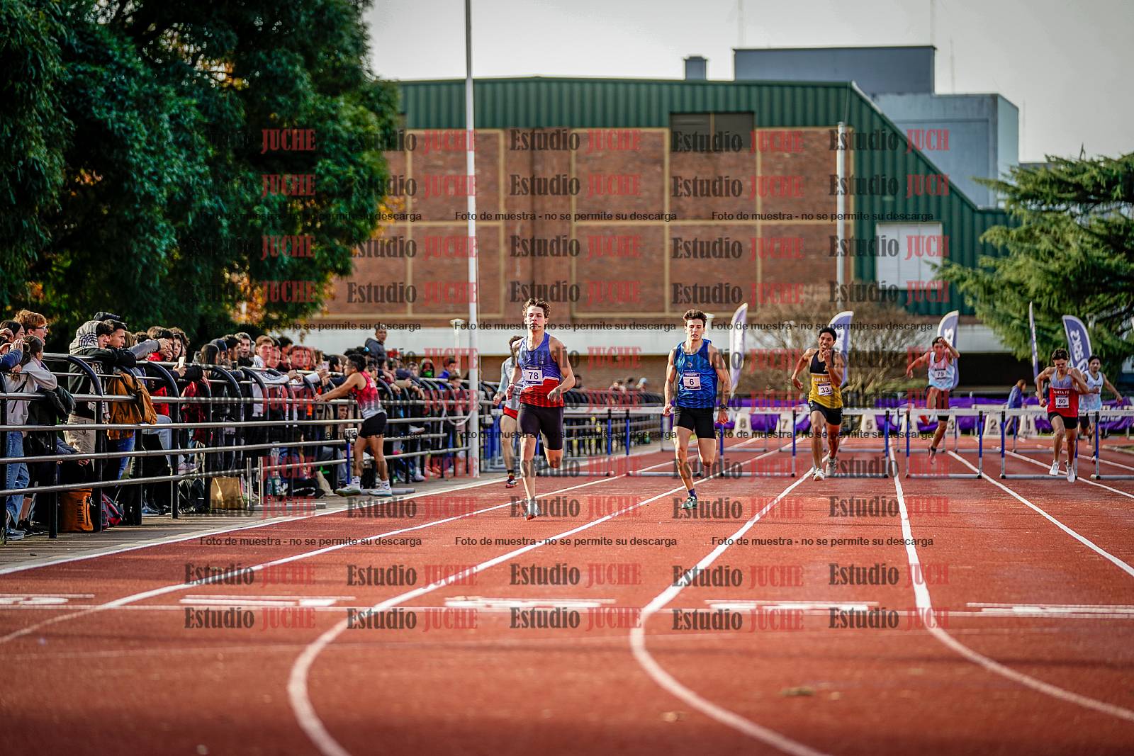 Fotos de los 400 m con vallas de varones