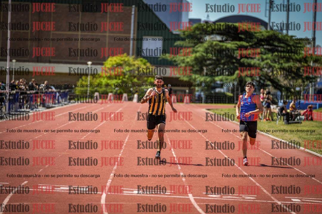 Fotos de los 400 m llanos de varones