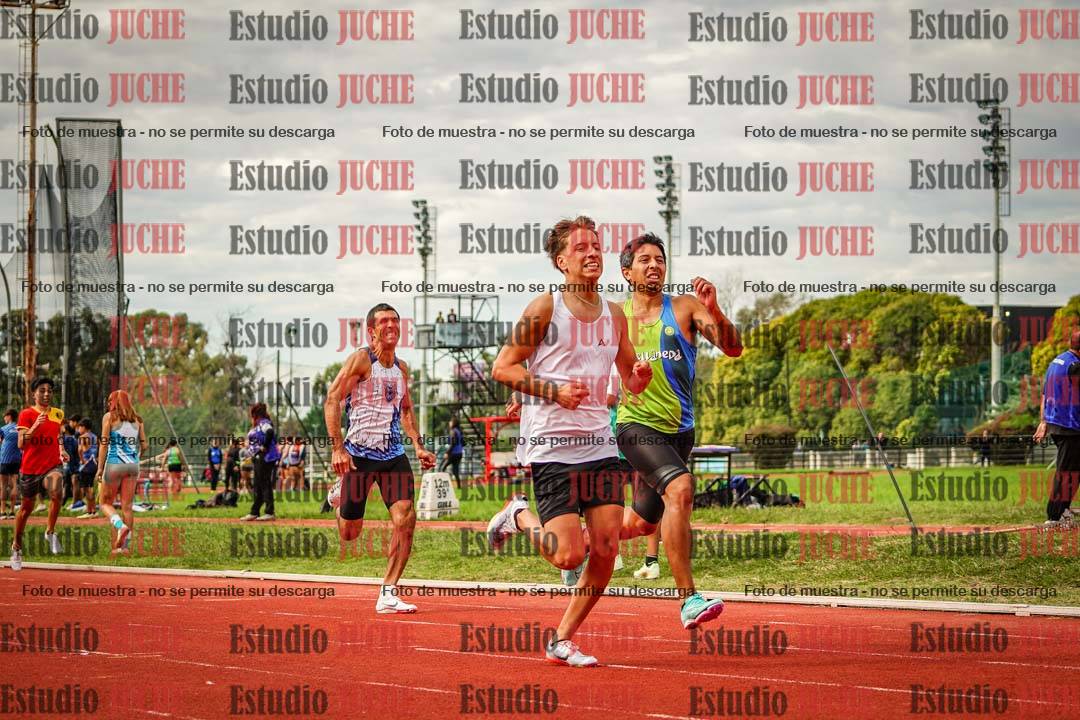 Fotos de los 400 m llanos de varones