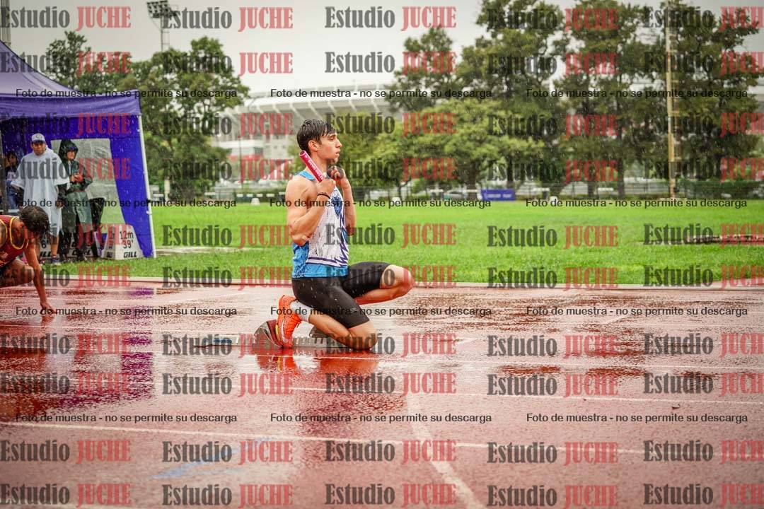 Fotos de las postas 4x400 m de varones