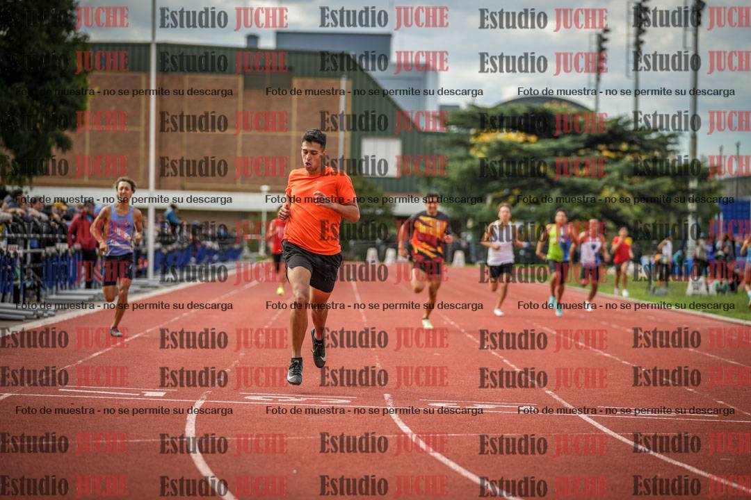 Fotos de los 400 m llanos de varones