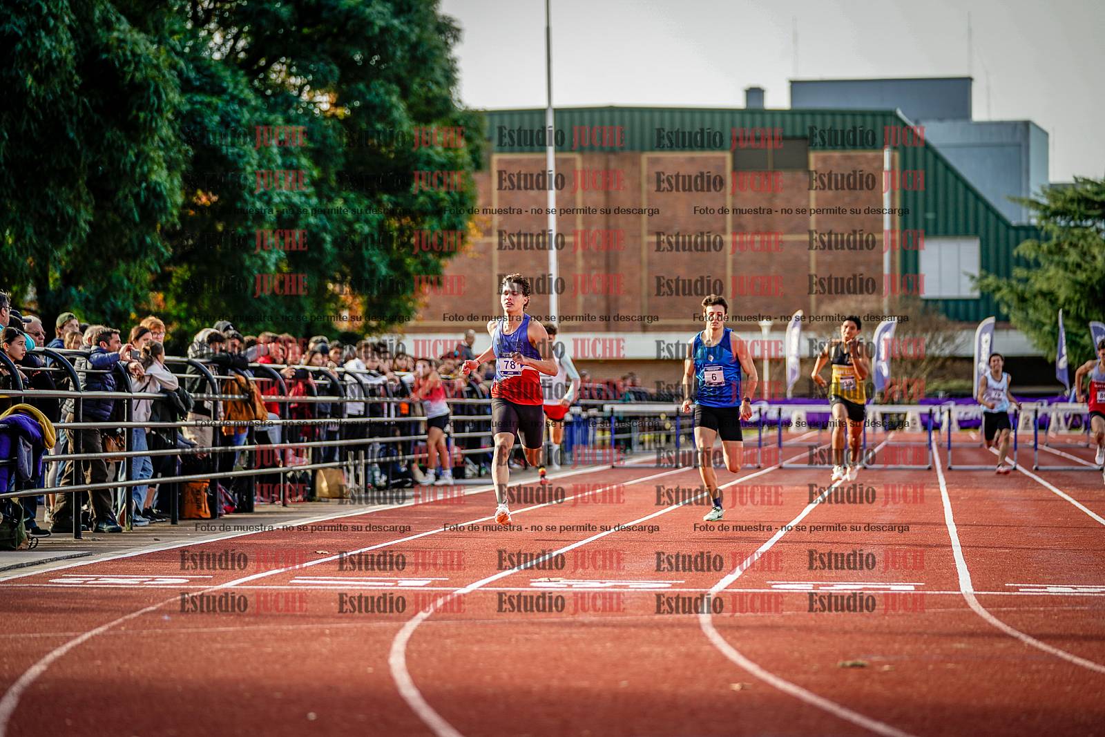 Fotos de los 400 m con vallas de varones