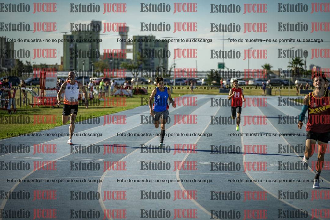 Fotos de los 400 m llanos de varones