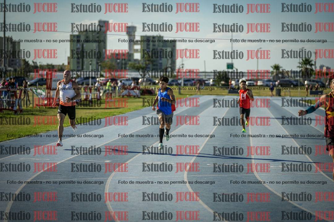 Fotos de los 400 m llanos de varones