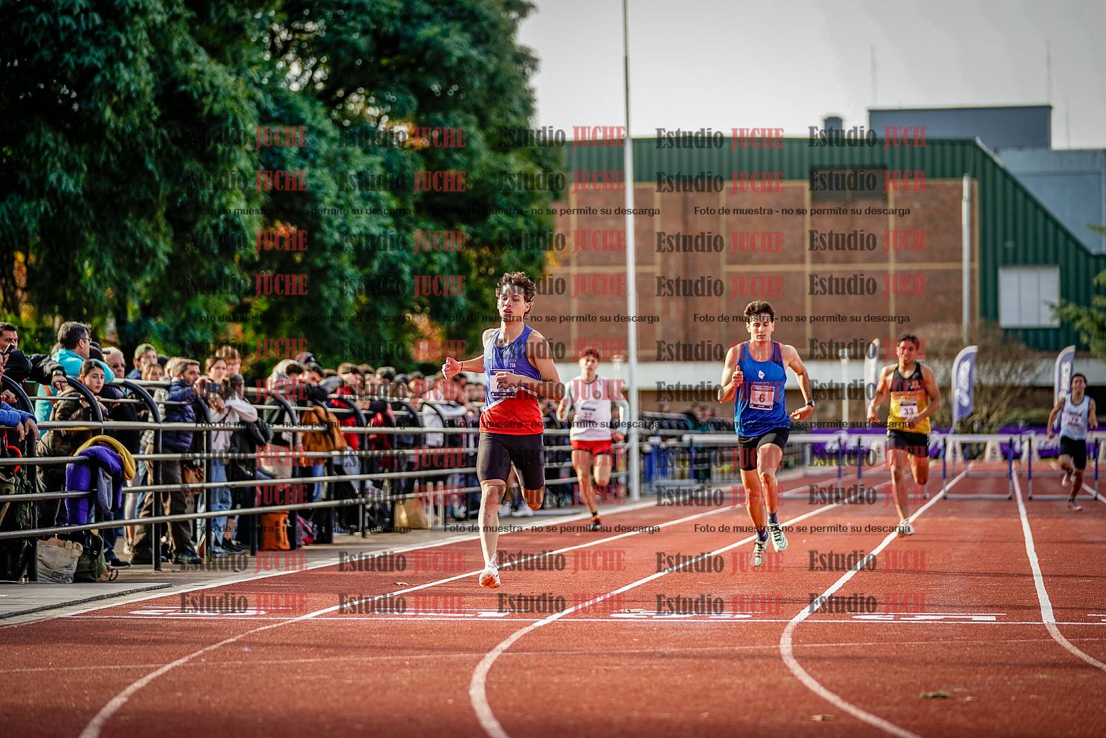 Fotos de los 400 m con vallas de varones