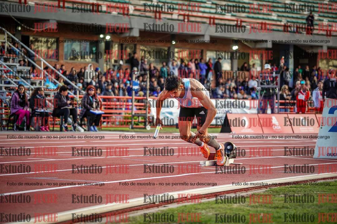 Fotos de los relevos 4x400 m de varones