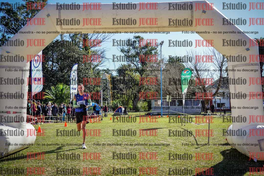Fotos de la llegada del cross de 8000 m