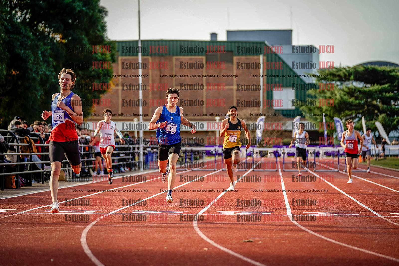 Fotos de los 400 m con vallas de varones