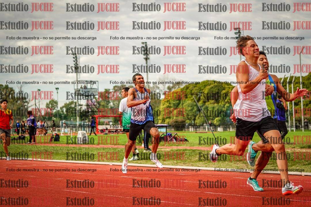 Fotos de los 400 m llanos de varones