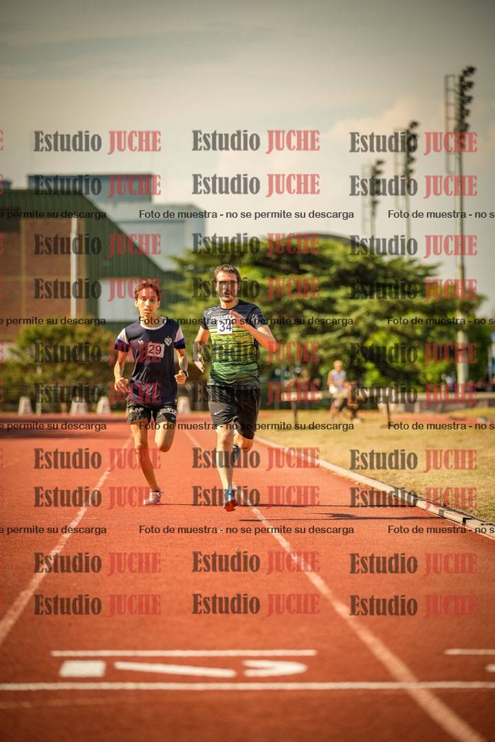 Fotos de los 800 m llanos de varones