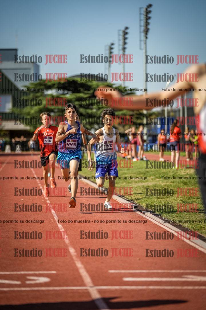 Fotos de los 600 m llanos de varones