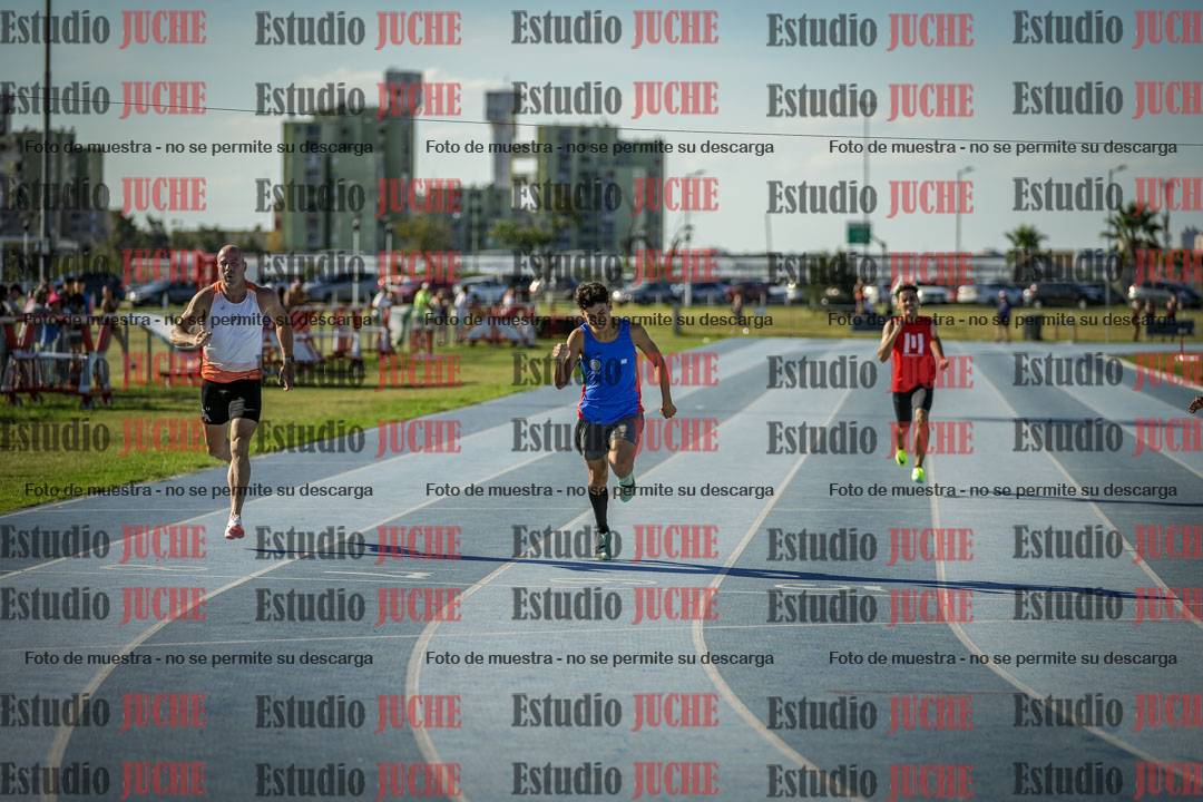 Fotos de los 400 m llanos de varones