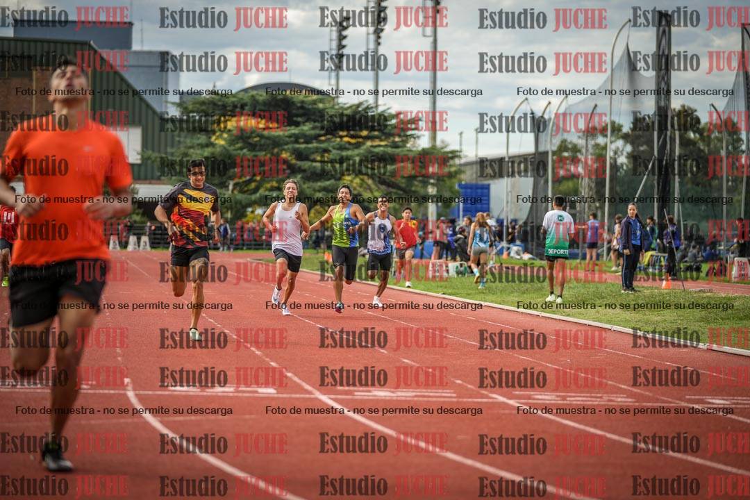 Fotos de los 400 m llanos de varones