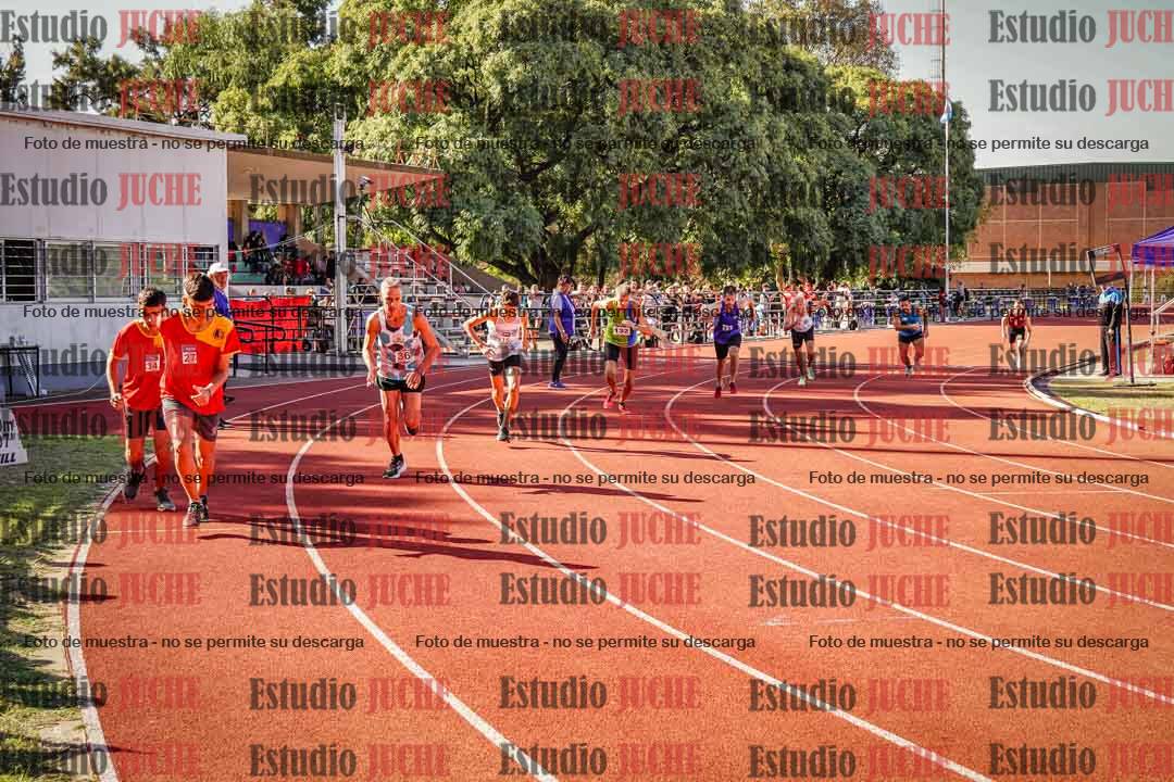 Fotos de los 800 m llanos de varones