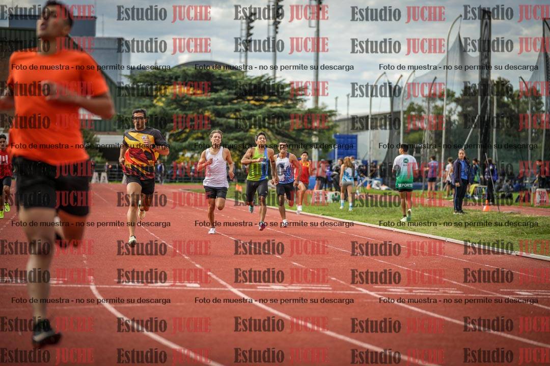 Fotos de los 400 m llanos de varones