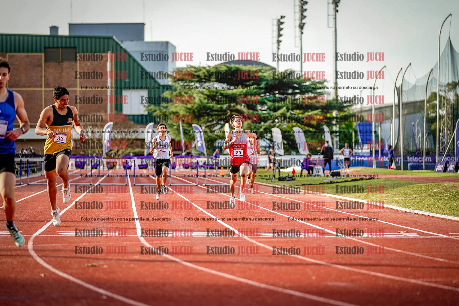 Fotos de los 400 m con vallas de varones