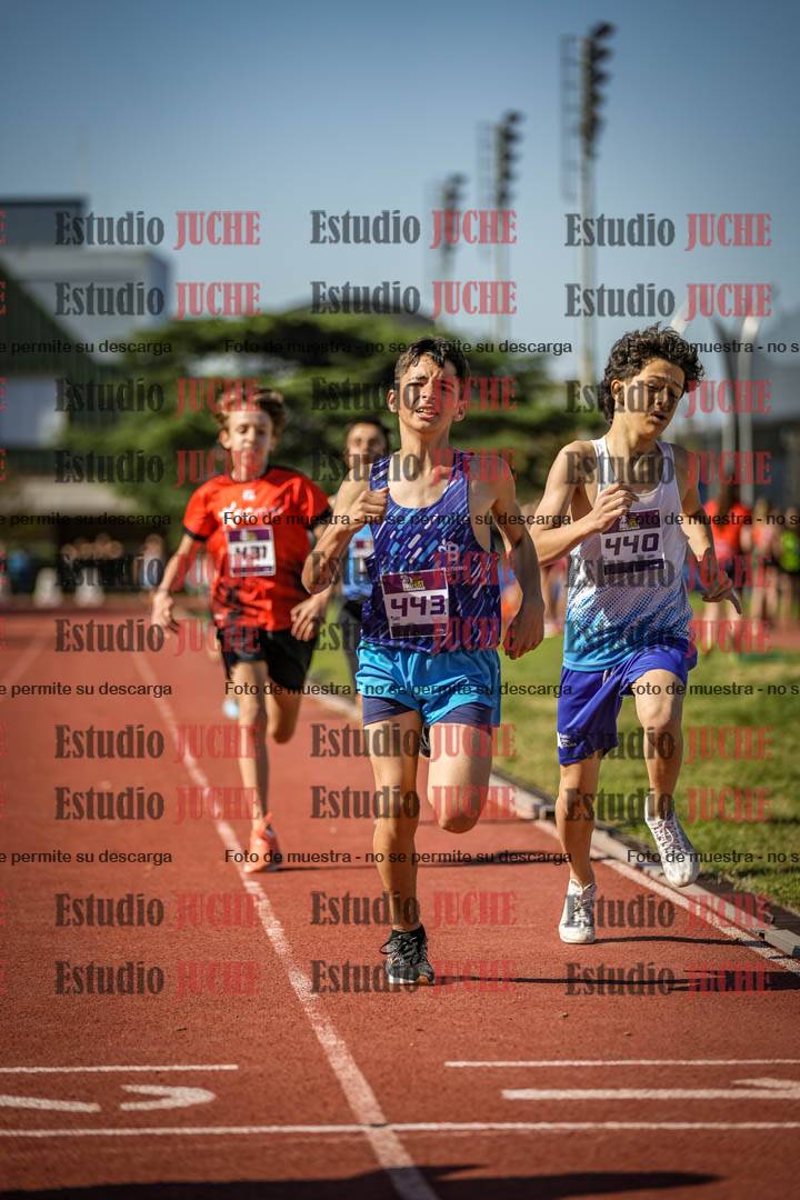 Fotos de los 600 m llanos de varones