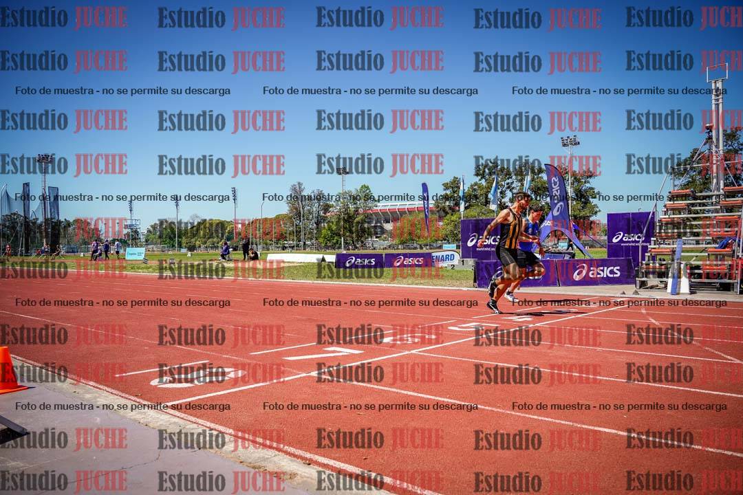 Fotos de los 400 m llanos de varones