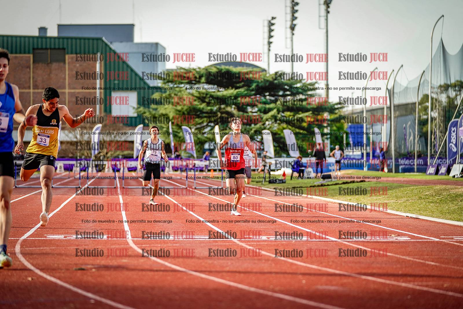 Fotos de los 400 m con vallas de varones