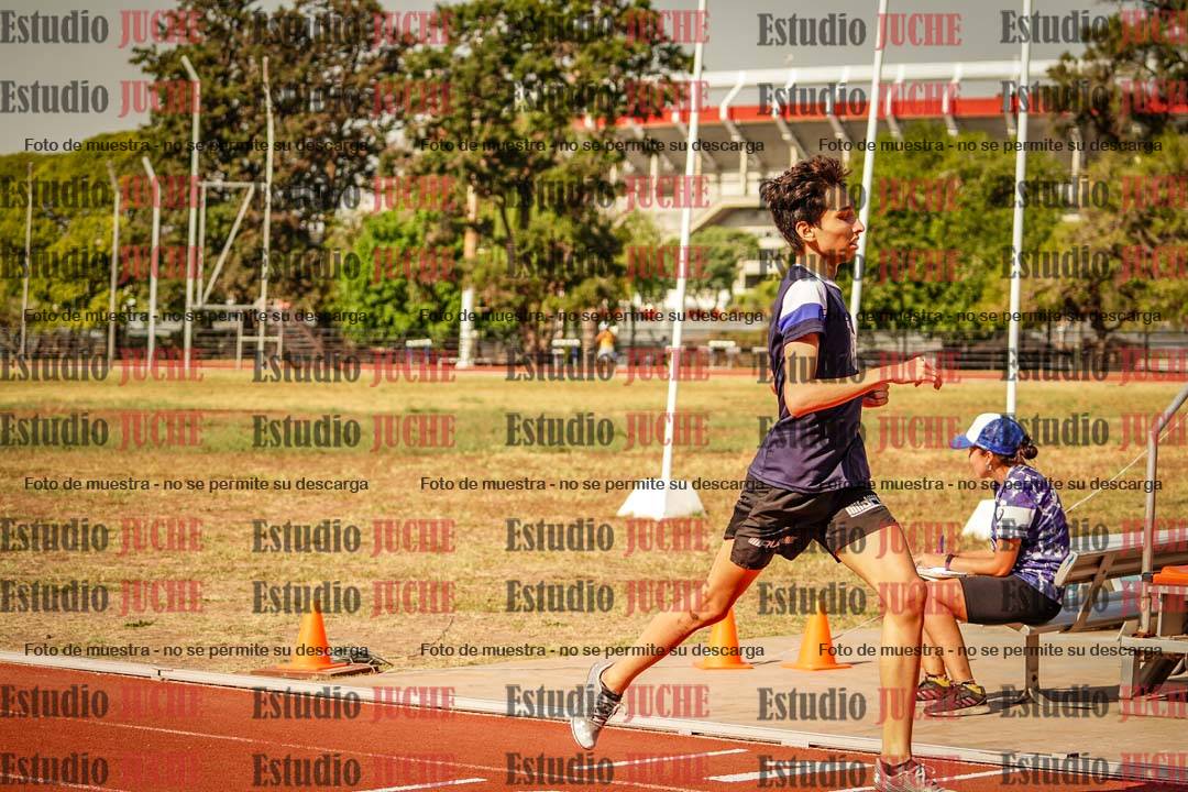 Fotos de los 800 m llanos de varones