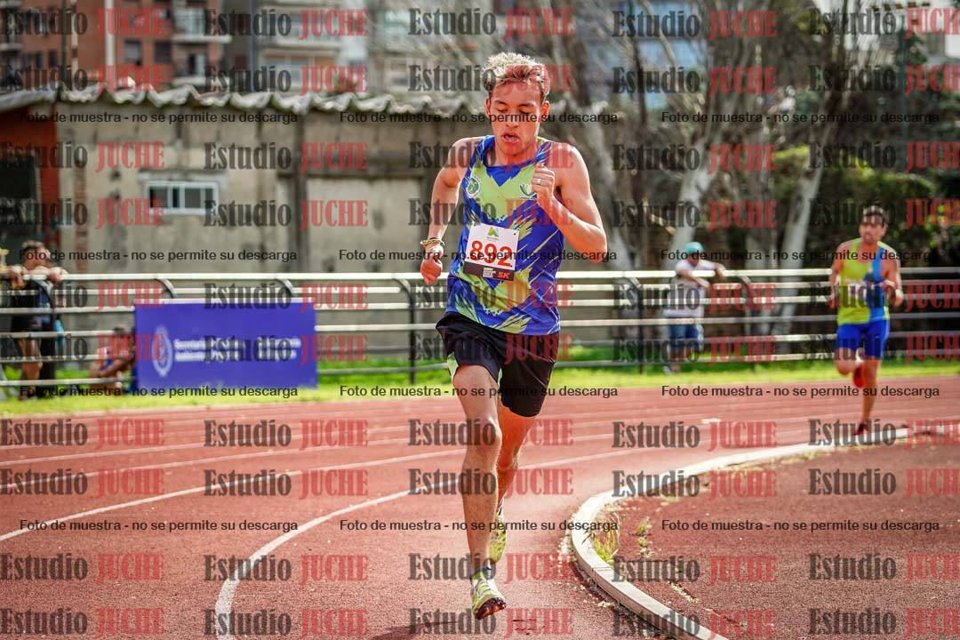 Fotos de los 3000 m llanos de varones
