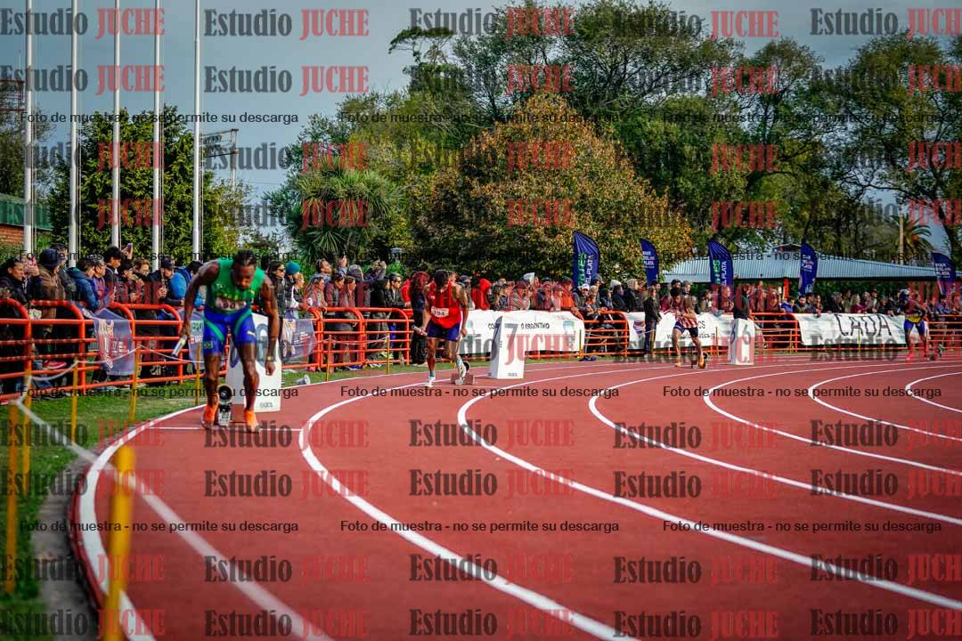 Fotos de los relevos 4x400 m de varones