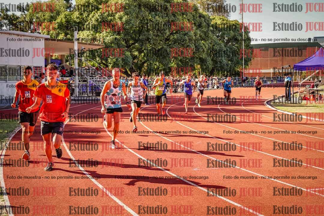 Fotos de los 800 m llanos de varones