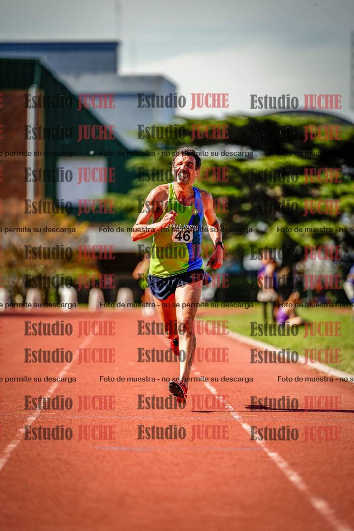 Fotos de los 5000 m llanos de mujeres y varones