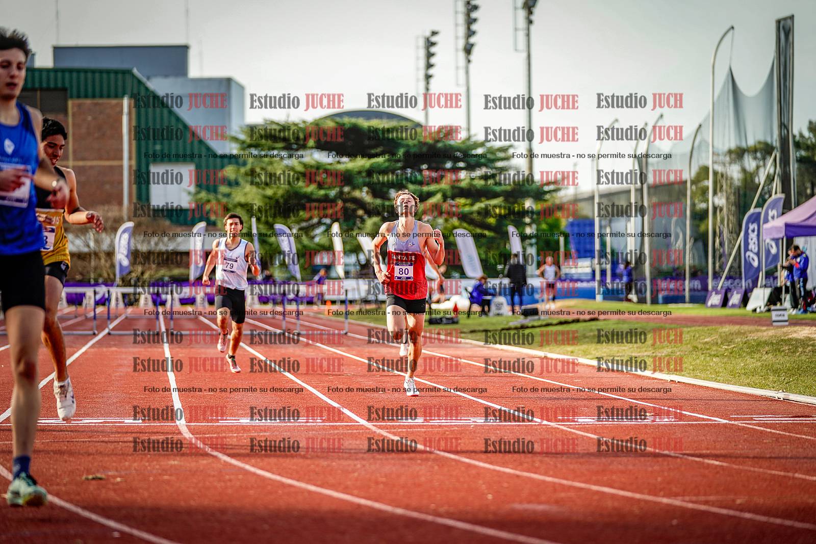 Fotos de los 400 m con vallas de varones