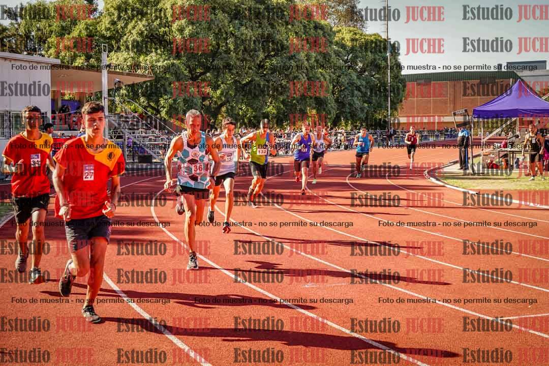 Fotos de los 800 m llanos de varones