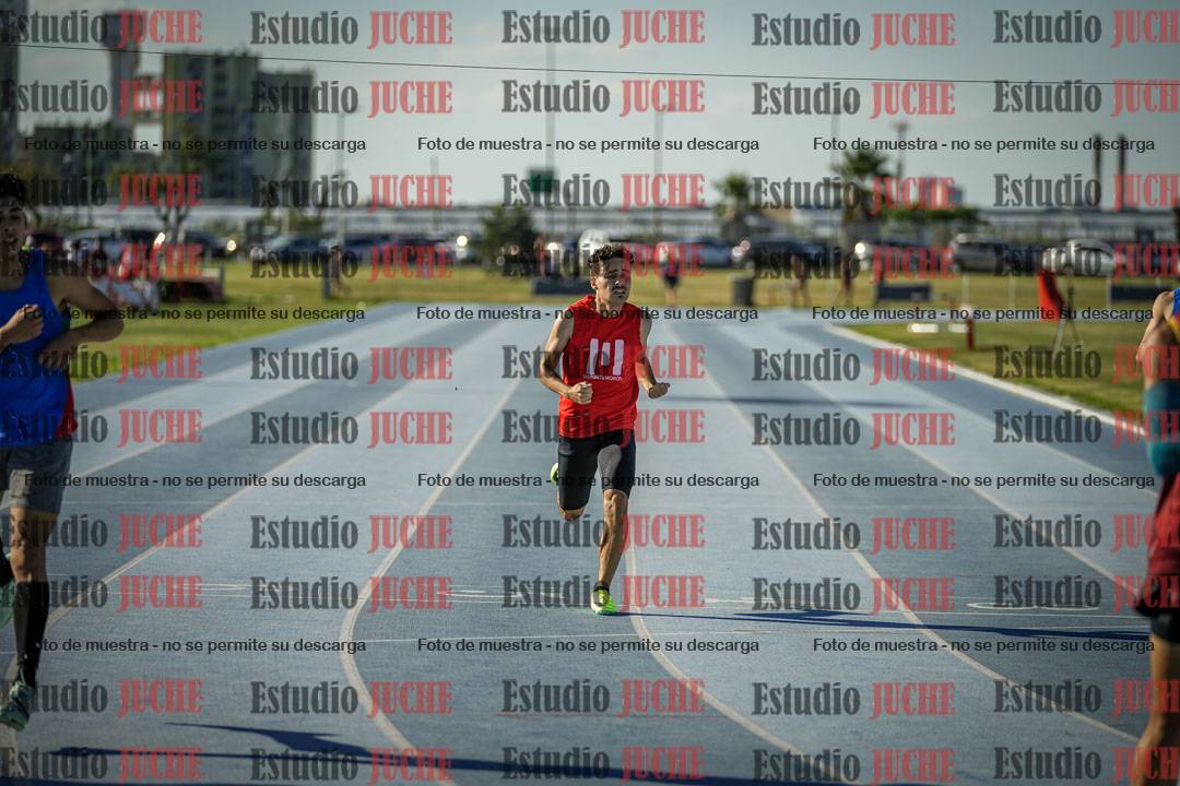 Fotos de los 400 m llanos de varones