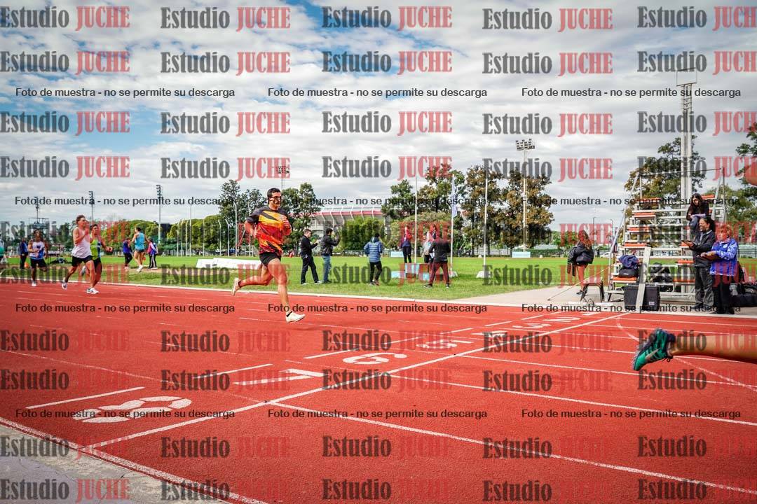 Fotos de los 400 m llanos de varones