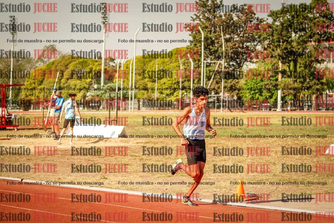 Fotos de los 800 m llanos de varones