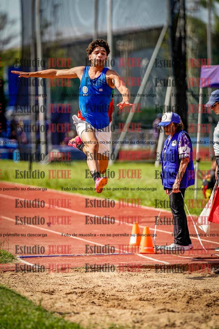 Fotos del salto en largo de varones