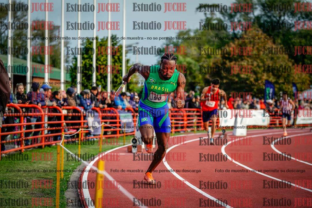 Fotos de los relevos 4x400 m de varones