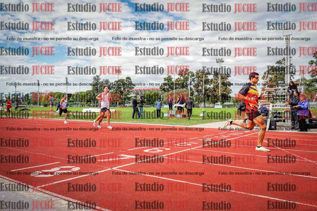 Fotos de los 400 m llanos de varones