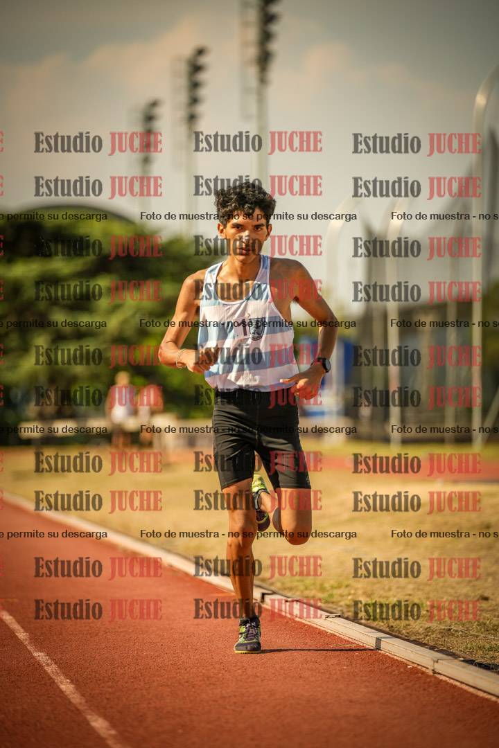 Fotos de los 800 m llanos de varones