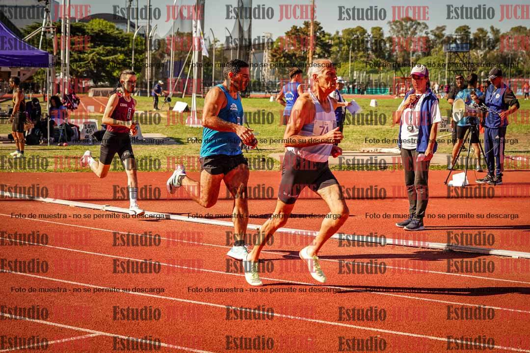 Fotos de los 800 m llanos de varones