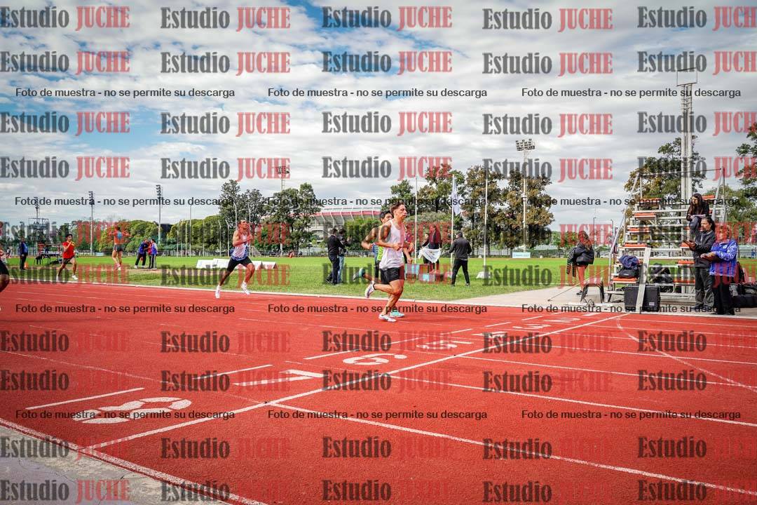 Fotos de los 400 m llanos de varones