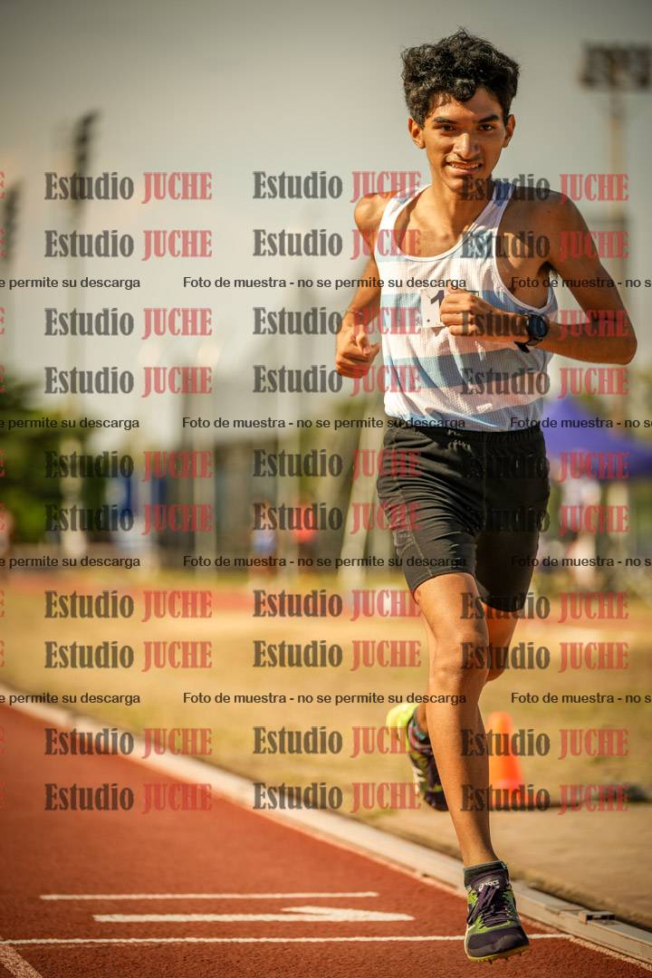 Fotos de los 800 m llanos de varones