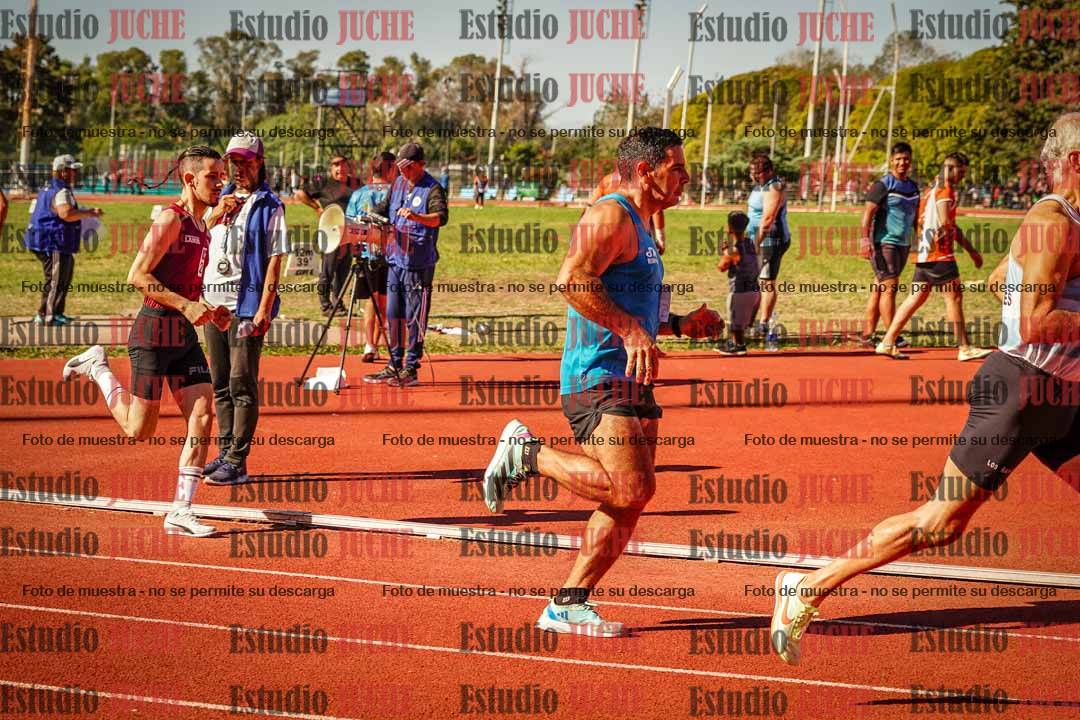 Fotos de los 800 m llanos de varones