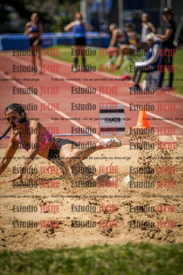 Fotos del salto en largo de mujeres